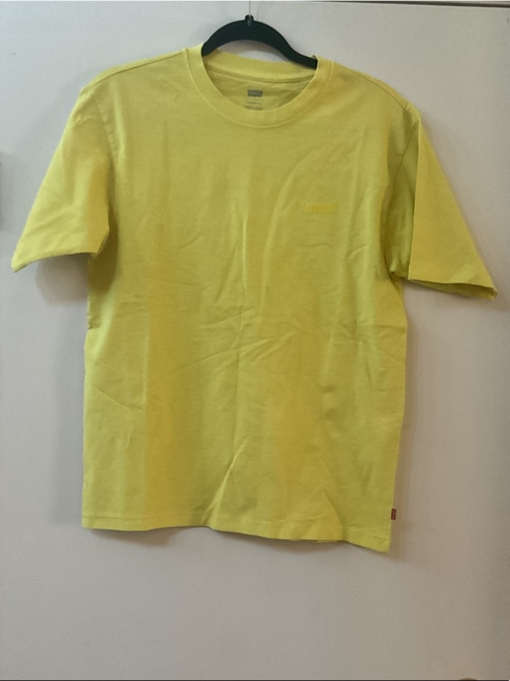 Levi's Short Sleeve Crewneck Tee in Yellow